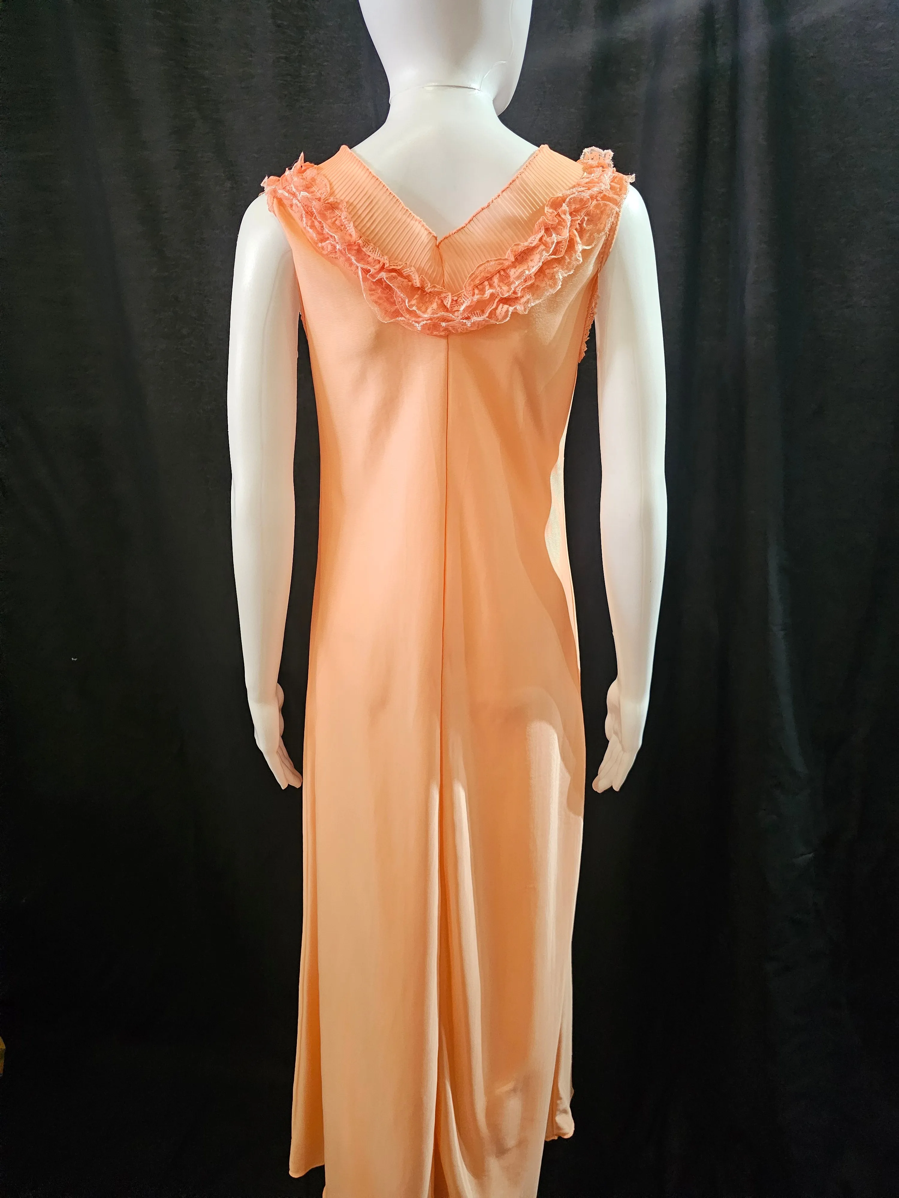 1960s Coral 2 pc Peignoir and Gown