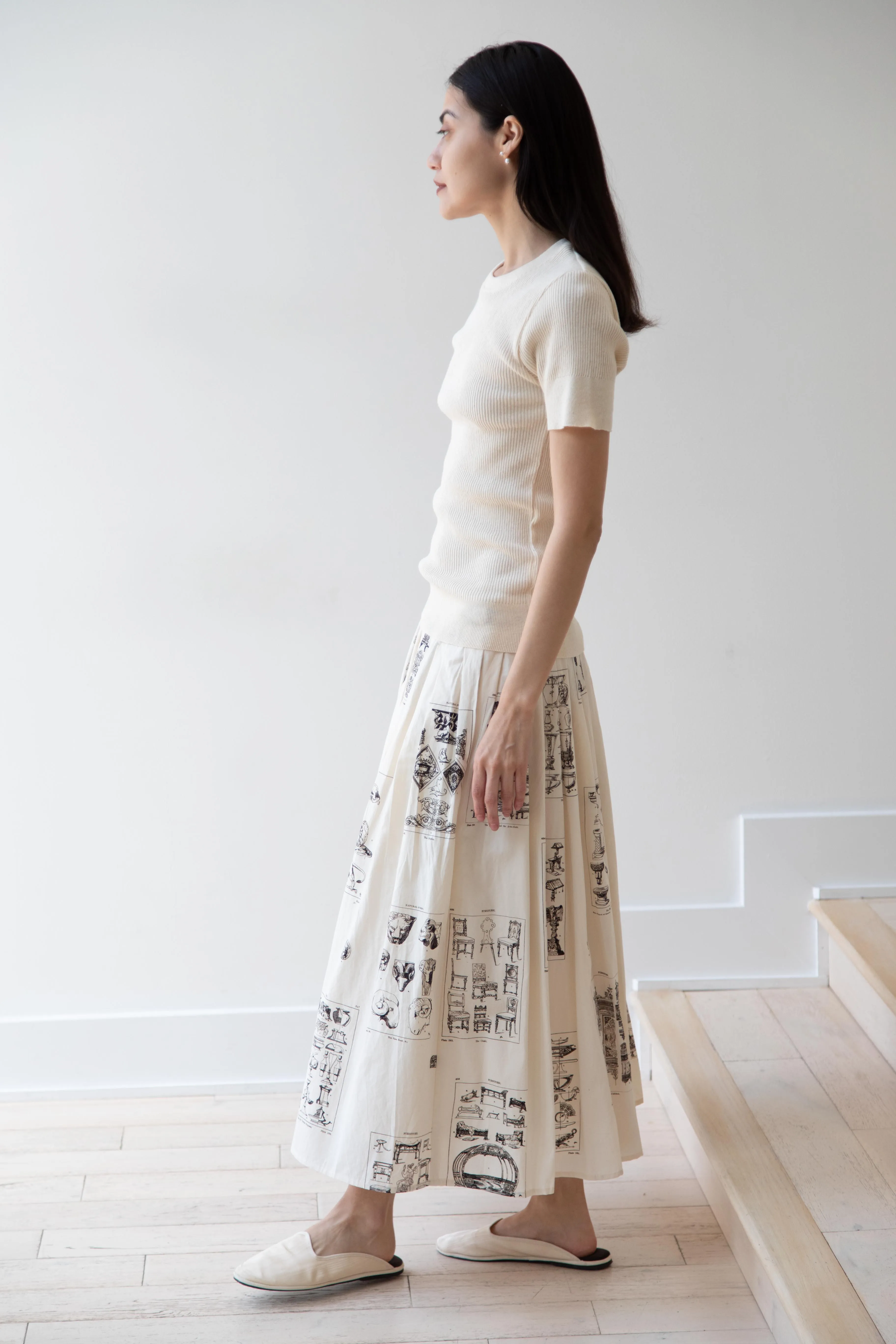 Aleksandr Manamïs | Pleated Skirt in Architectural Ornaments