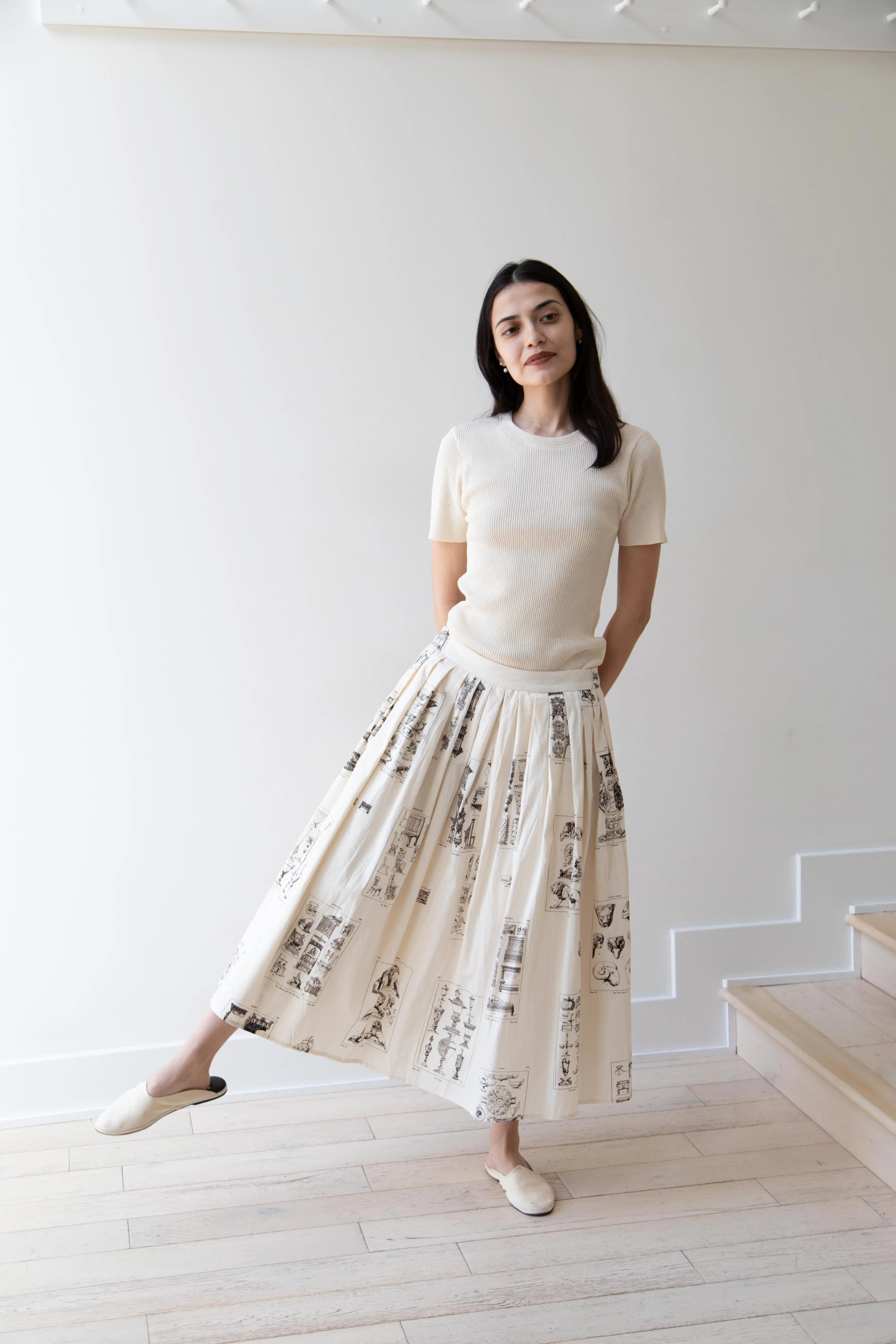 Aleksandr Manamïs | Pleated Skirt in Architectural Ornaments