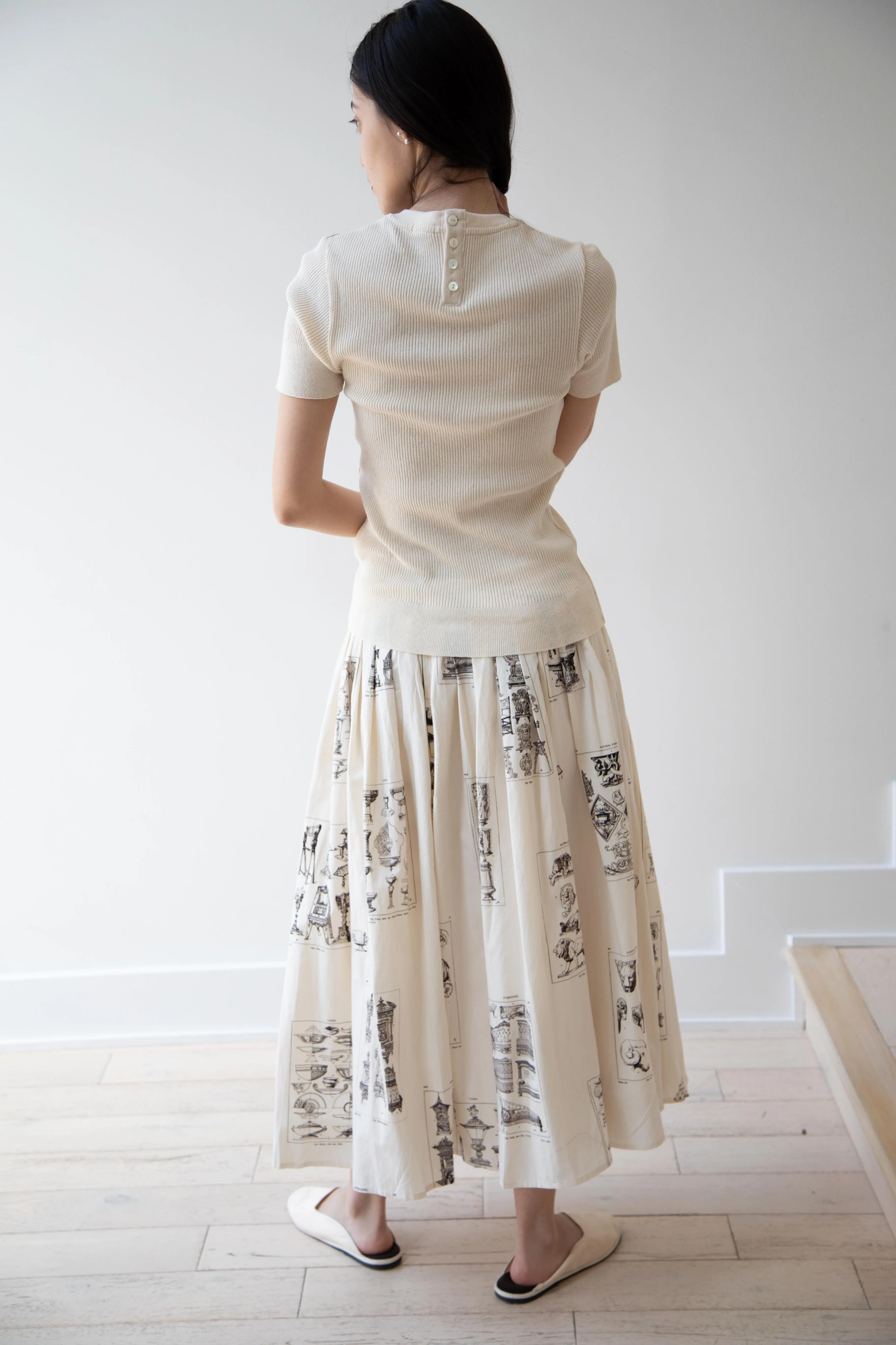 Aleksandr Manamïs | Pleated Skirt in Architectural Ornaments