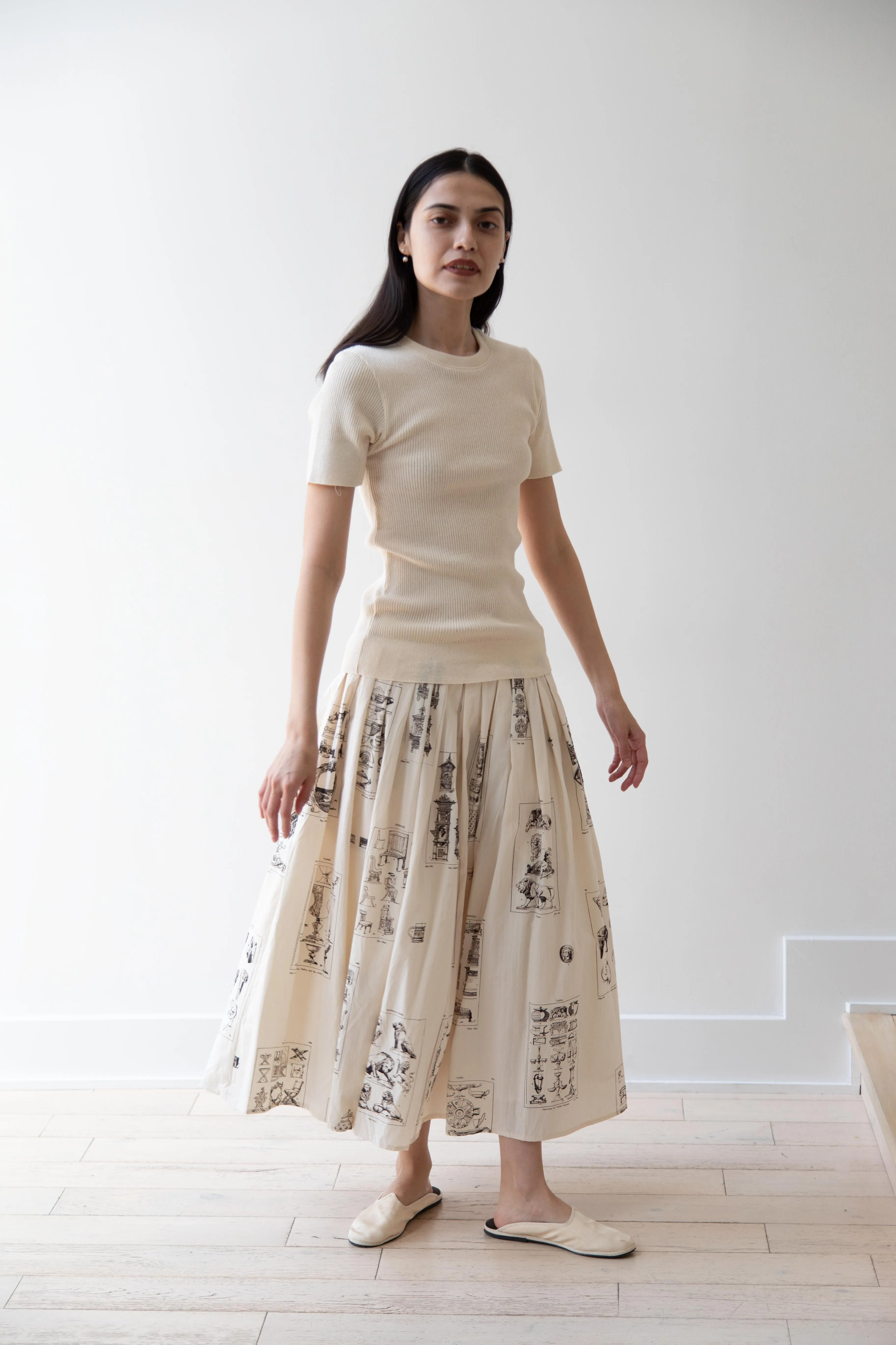 Aleksandr Manamïs | Pleated Skirt in Architectural Ornaments