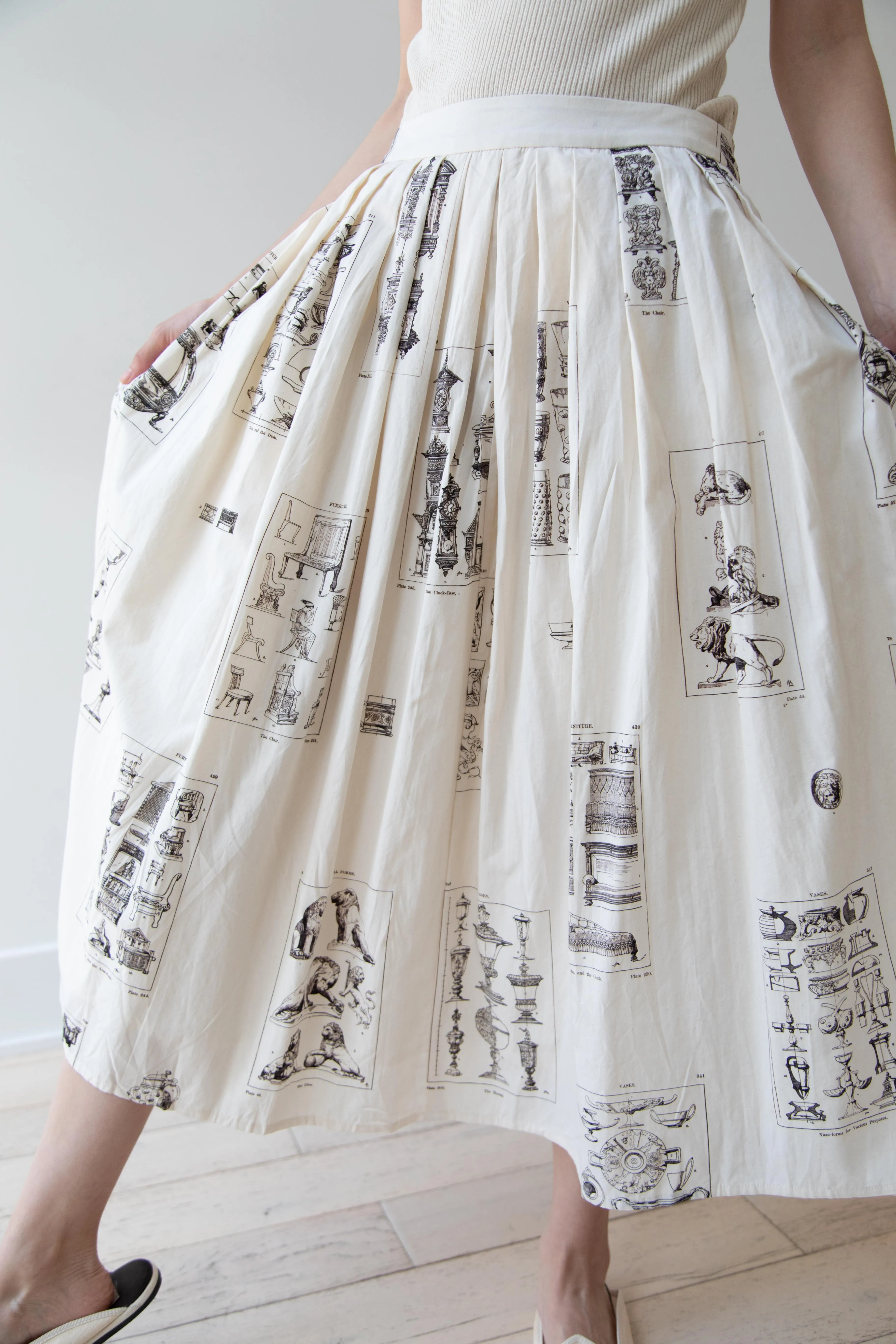 Aleksandr Manamïs | Pleated Skirt in Architectural Ornaments