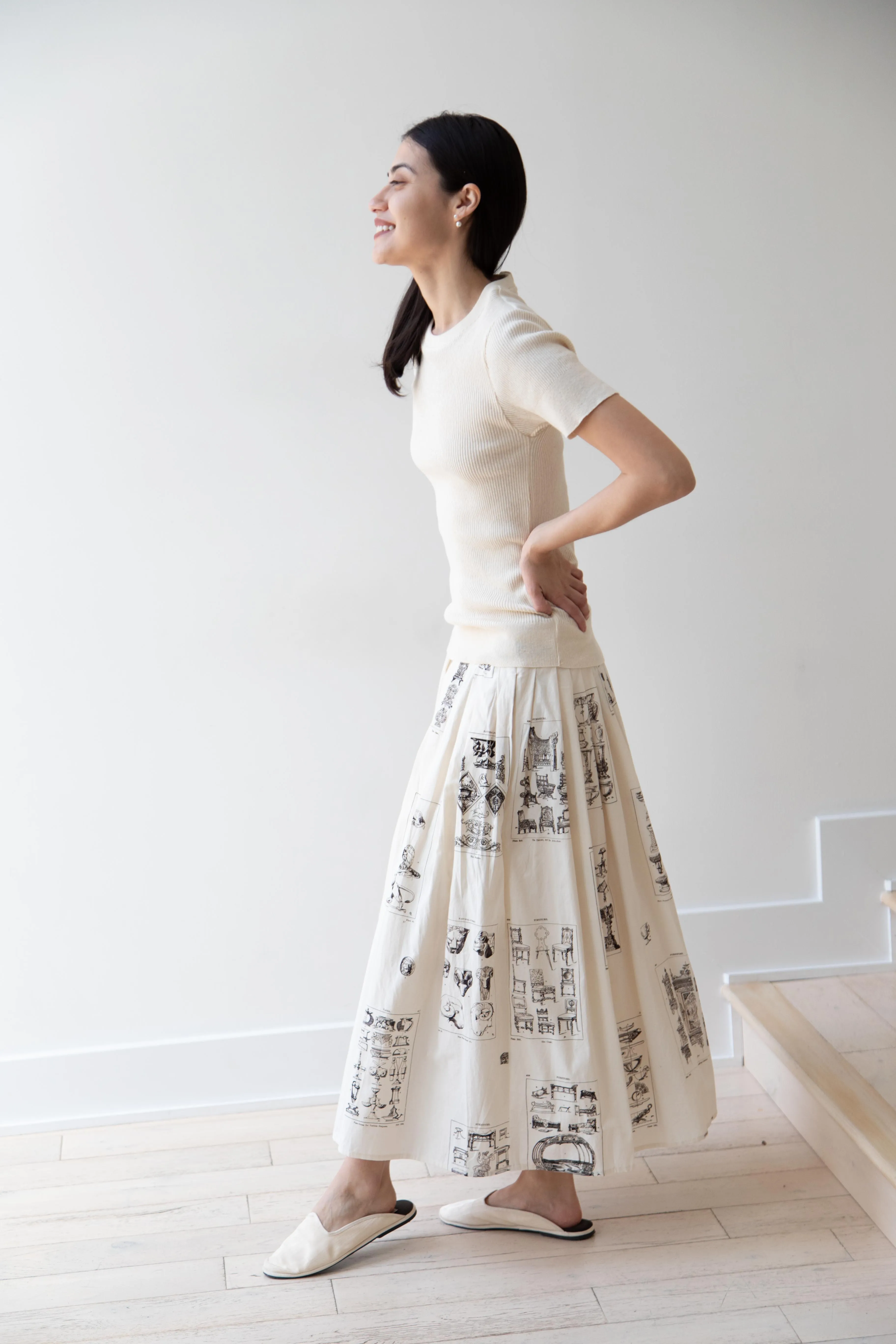Aleksandr Manamïs | Pleated Skirt in Architectural Ornaments