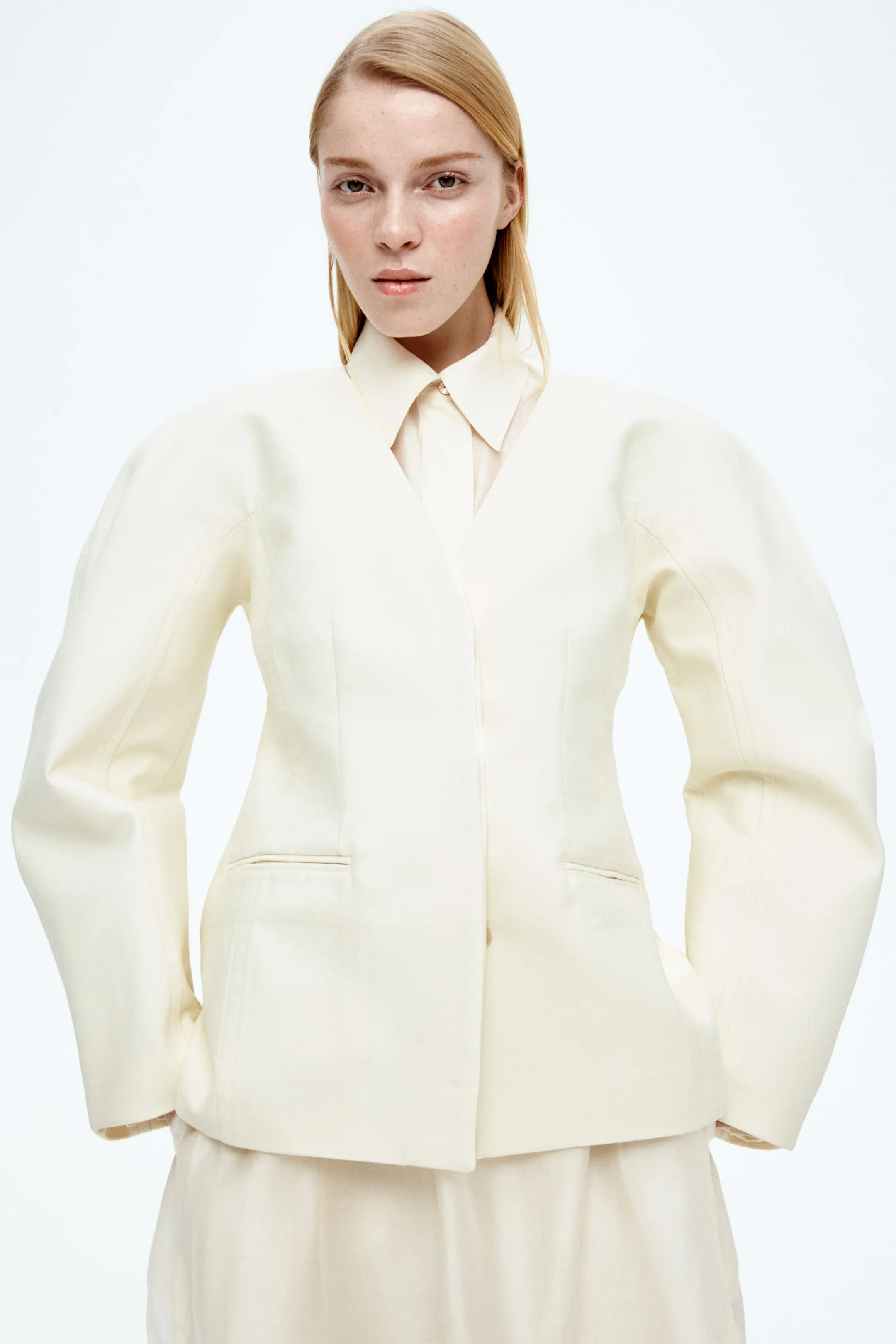 Collarless twill blazer
