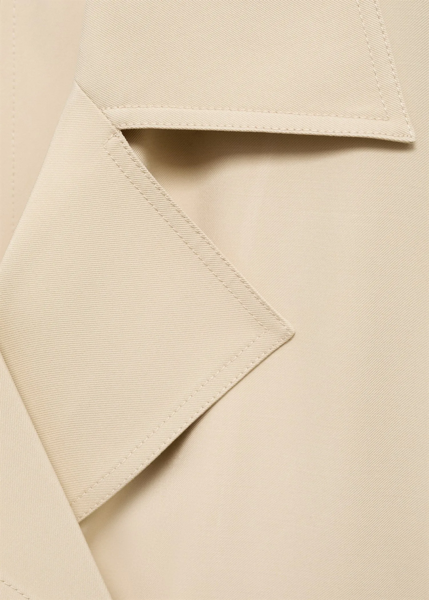 Double-breasted jacket with lapels
