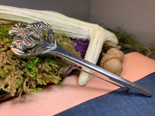 Euan Thistle Sprig Kilt Pin