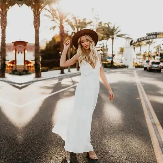 Hollow Out Beach Halter Maxi Pleated Dress Bohemian Sleeveless Backless White Lace Dress Summer Vacation Party Dresses