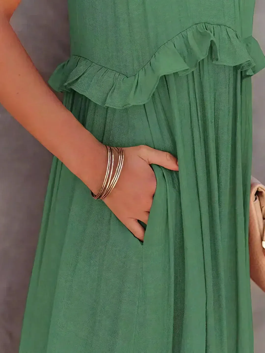 Melly™ - Sunshine Breeze Halter Ruffle Maxi Dress