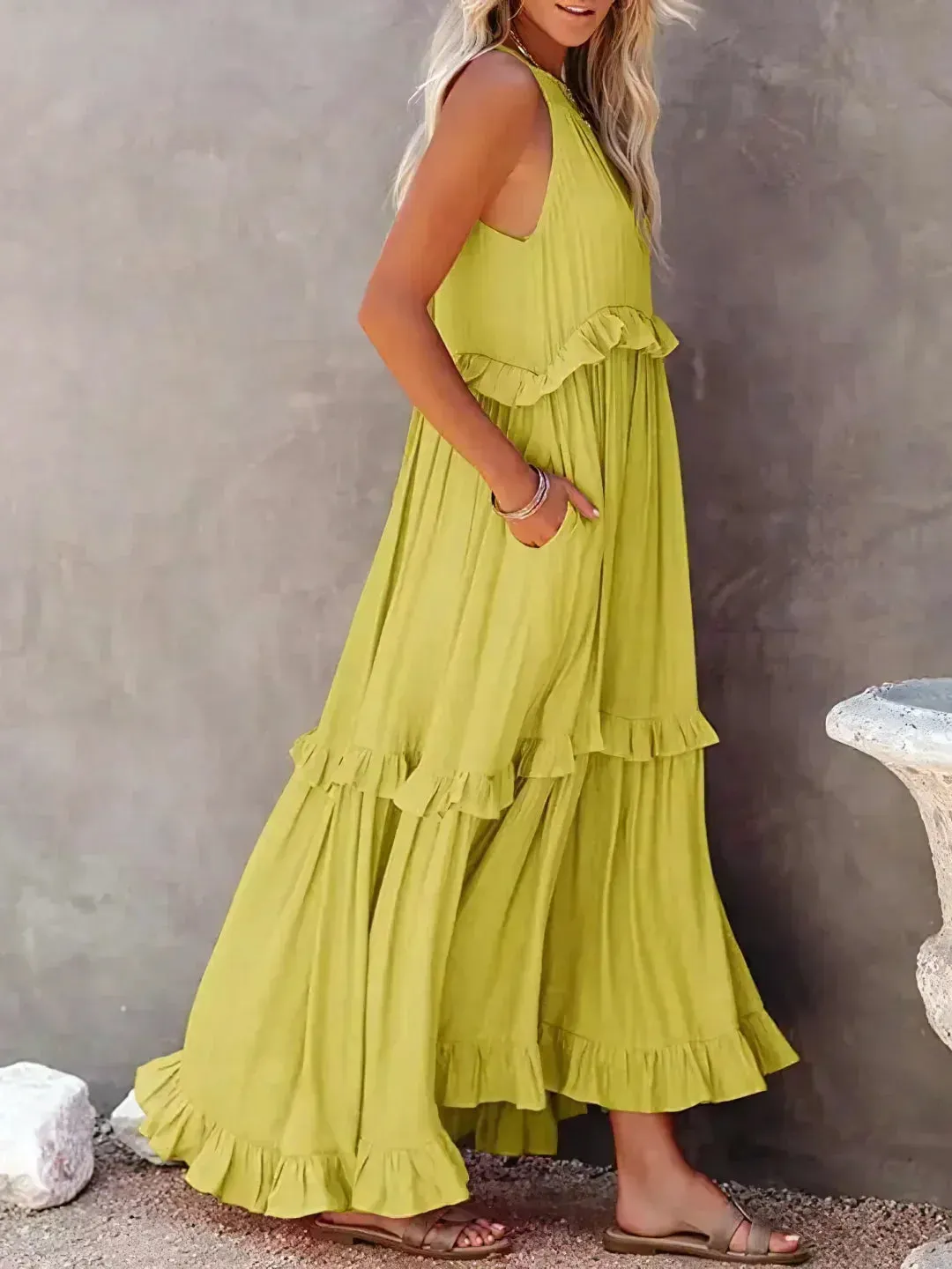 Melly™ - Sunshine Breeze Halter Ruffle Maxi Dress