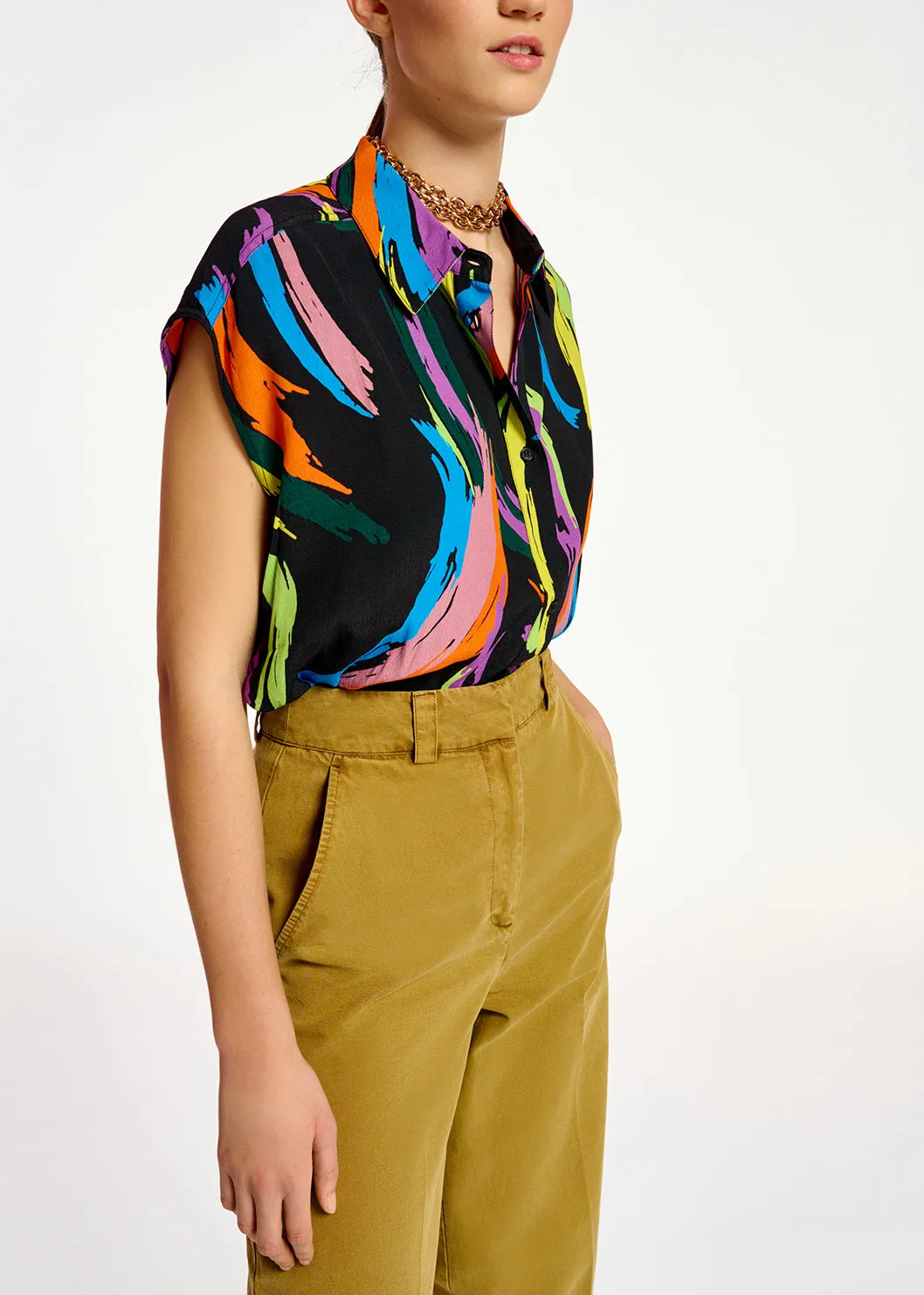 Multicolor abstract print sleeveless shirt