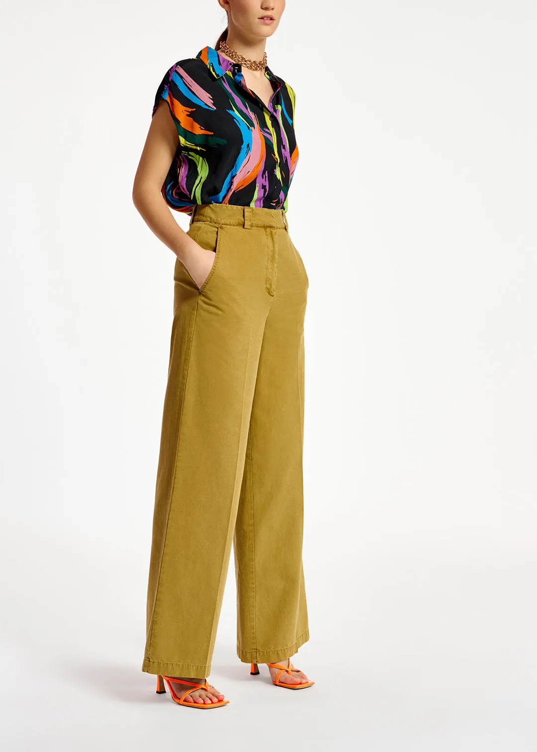 Multicolor abstract print sleeveless shirt
