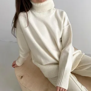 NOVELLE | KNITTED LOOSE TURTLENECK
