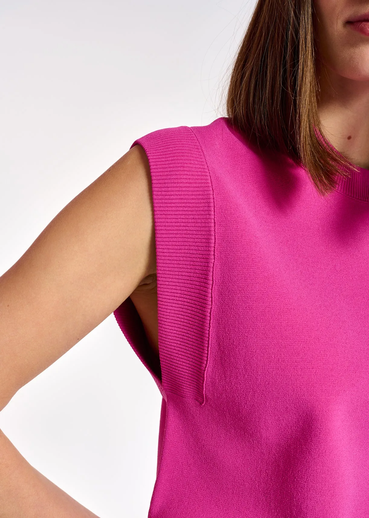 Pink sleeveless knitted top