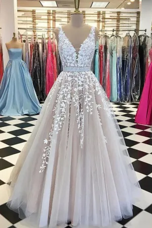 Roycebridal V-neck Lace Long Wedding Dress,Tulle Ball Gown Prom Dress With Appliques,MW396