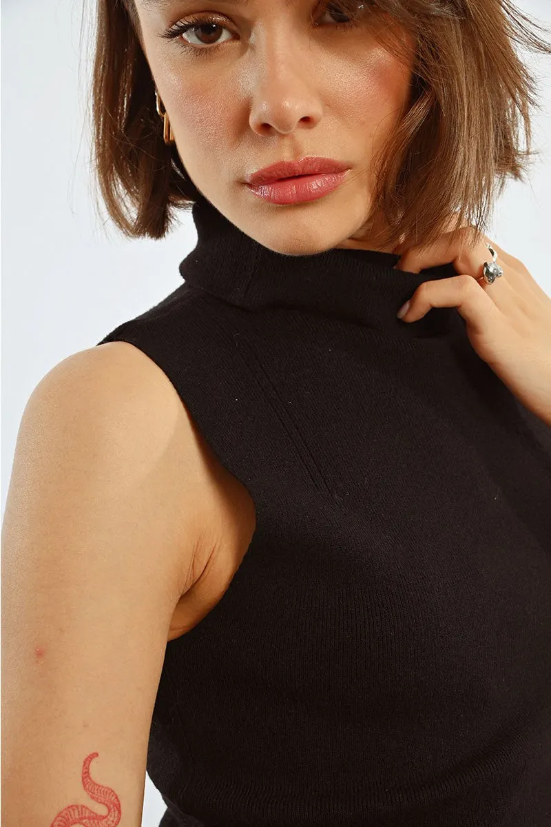 SLEEVELESS TURTLENECK SWEATER