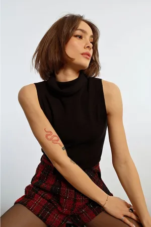 SLEEVELESS TURTLENECK SWEATER
