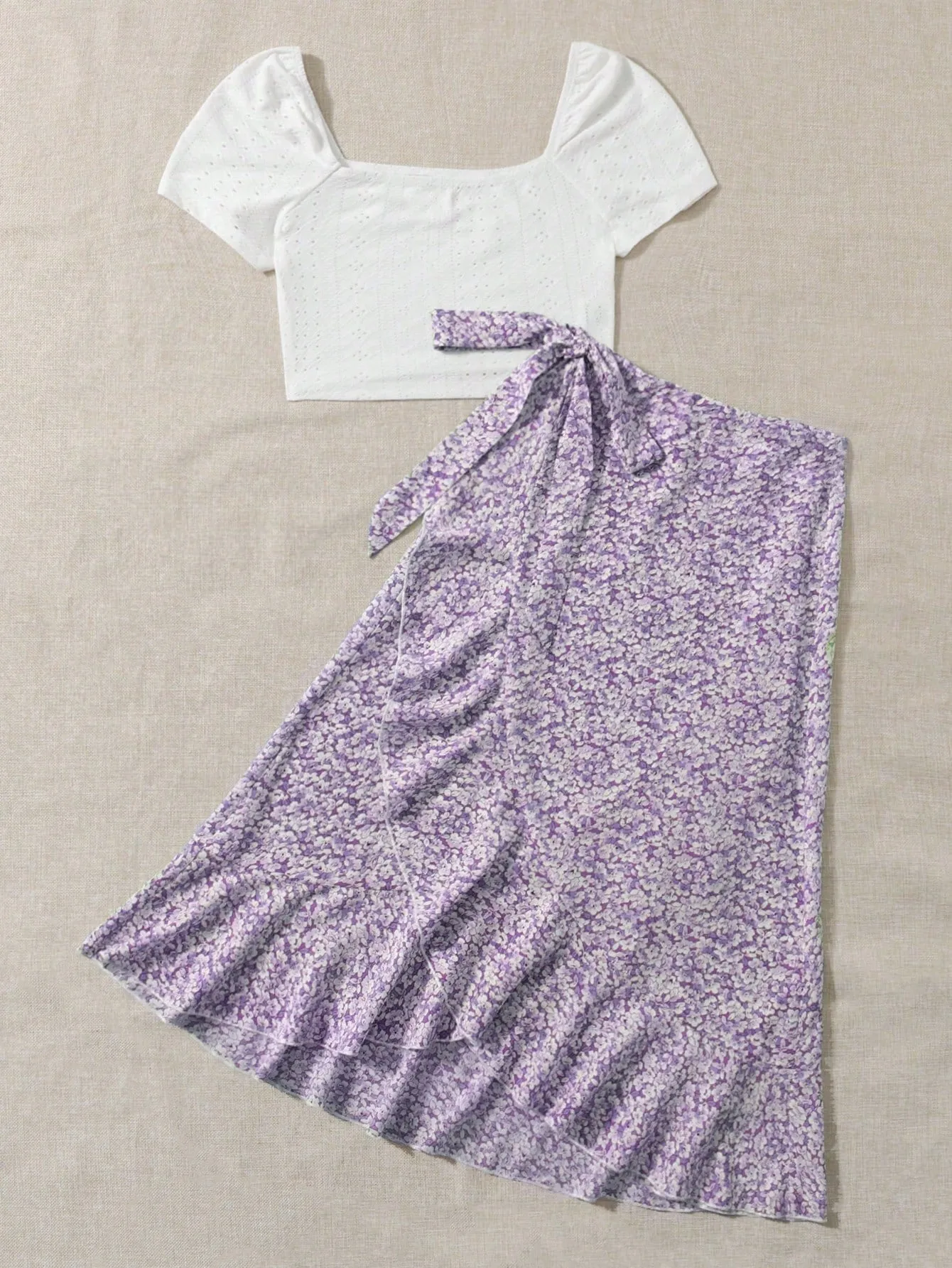 Square Neck Tee & Ditsy Floral Print Knot Side Ruffle Hem Skirt