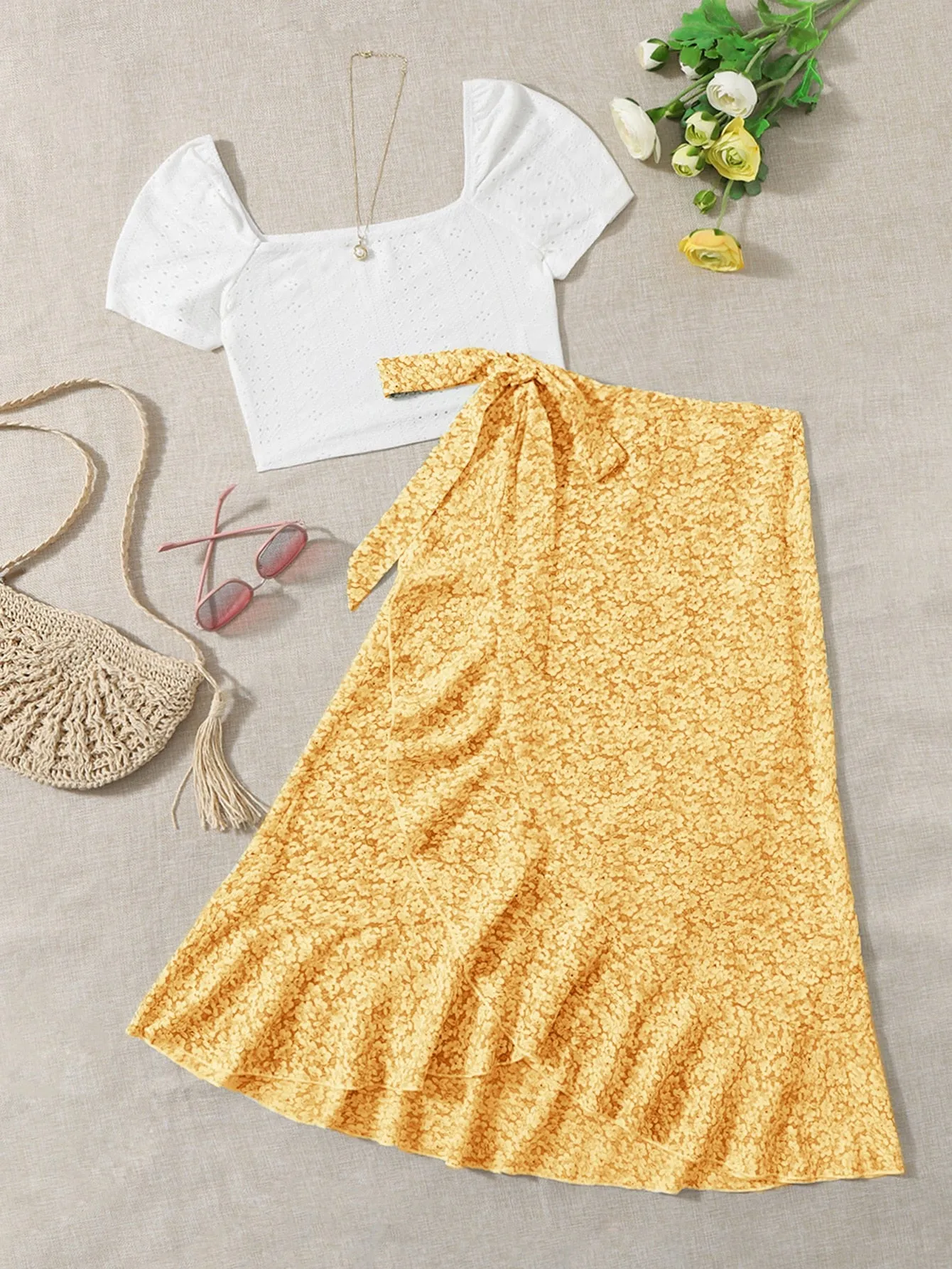 Square Neck Tee & Ditsy Floral Print Knot Side Ruffle Hem Skirt