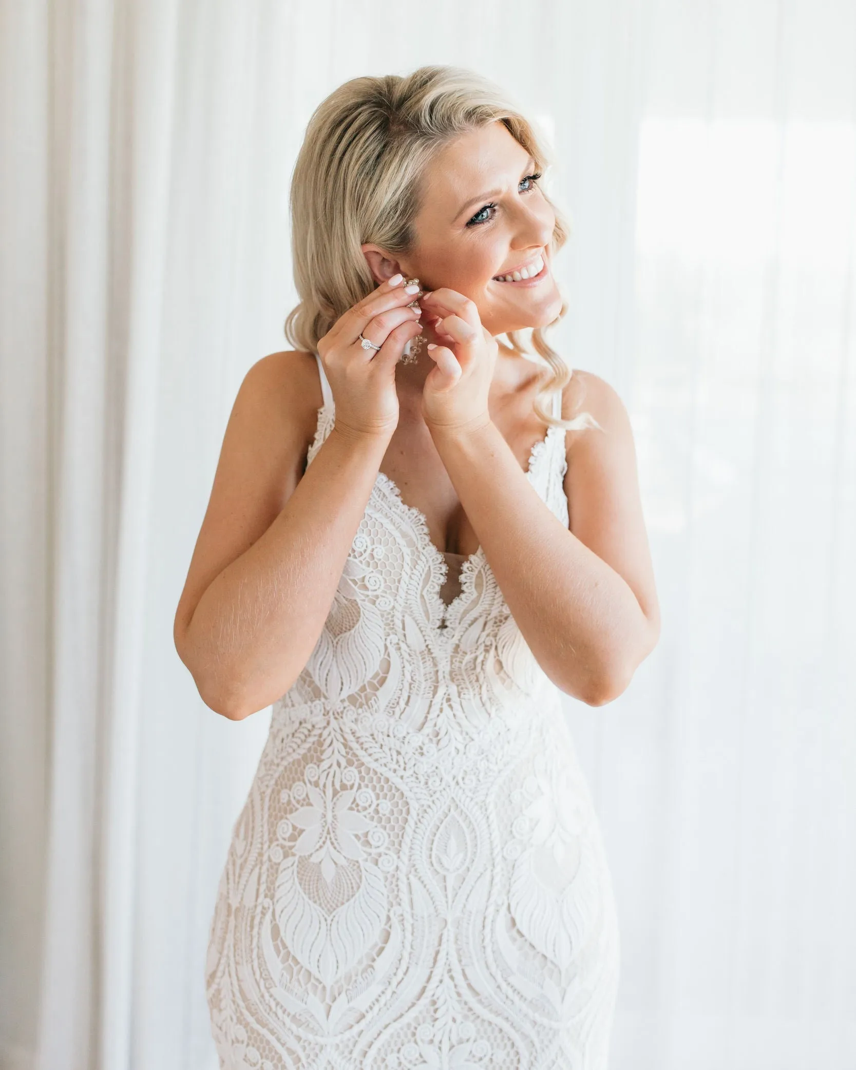 Unique Lace Wedding Dress Mermaid Spaghetti Straps Sexy Lace Bridal Gowns 2023